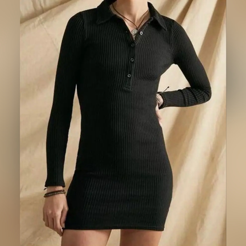 BDG Solid Black Stretch Long Sleeve Ribbed Sweater Dress. Sz Small. Like New!